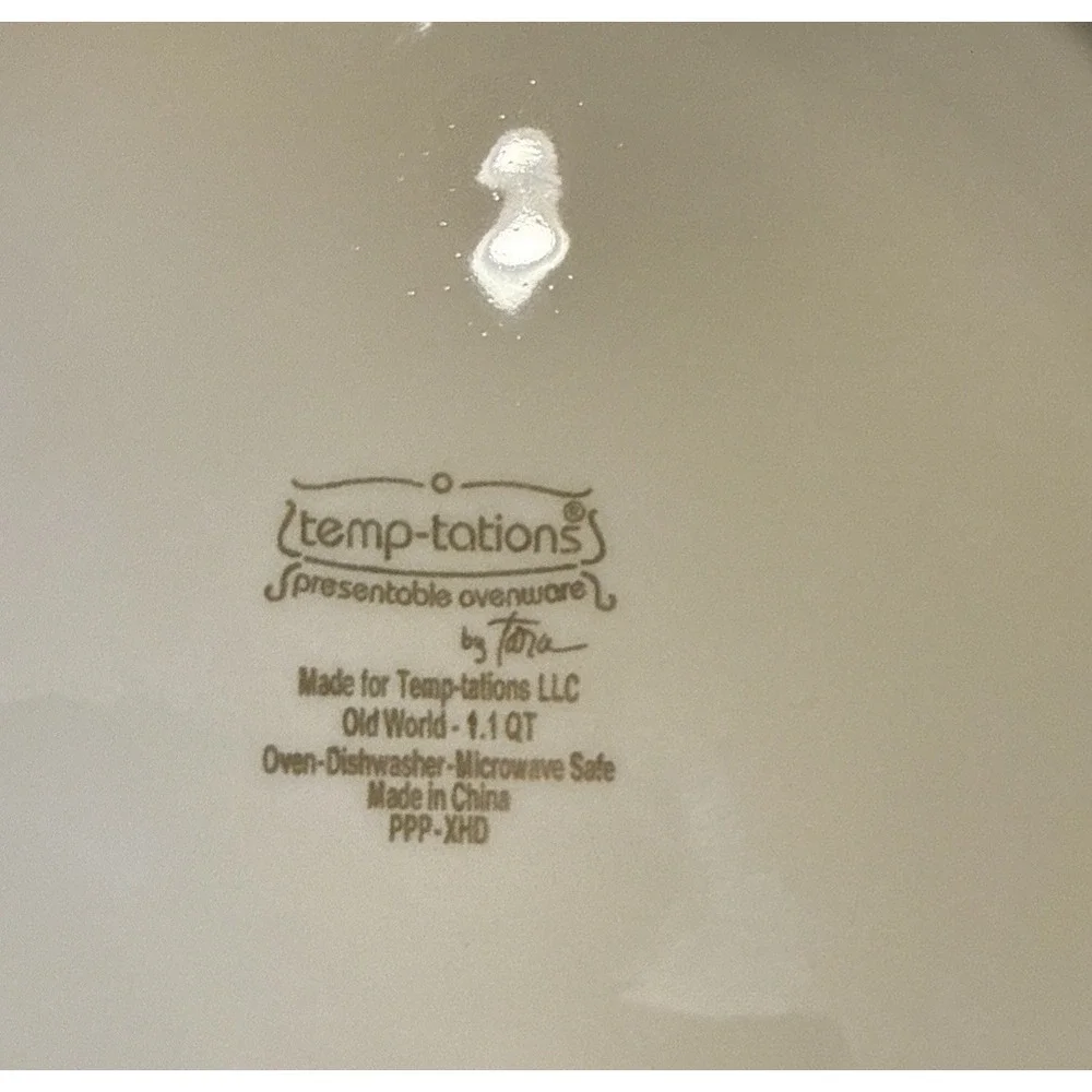 Temptations Old World Blue Floral 1.1 Quart Round‎ Pie Quiche Pan Handles